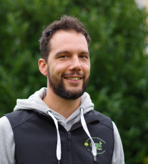 photo portrait d'Axel Dusser, animateur technique en production végétales spécialisées au GABB Anjou
