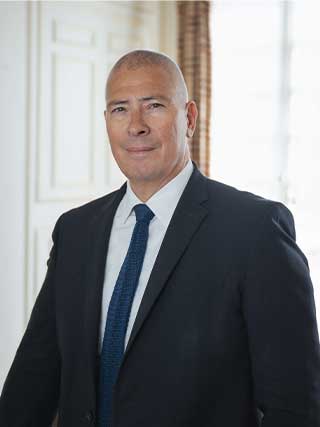 Portait officiel d'Hugues Moutouh